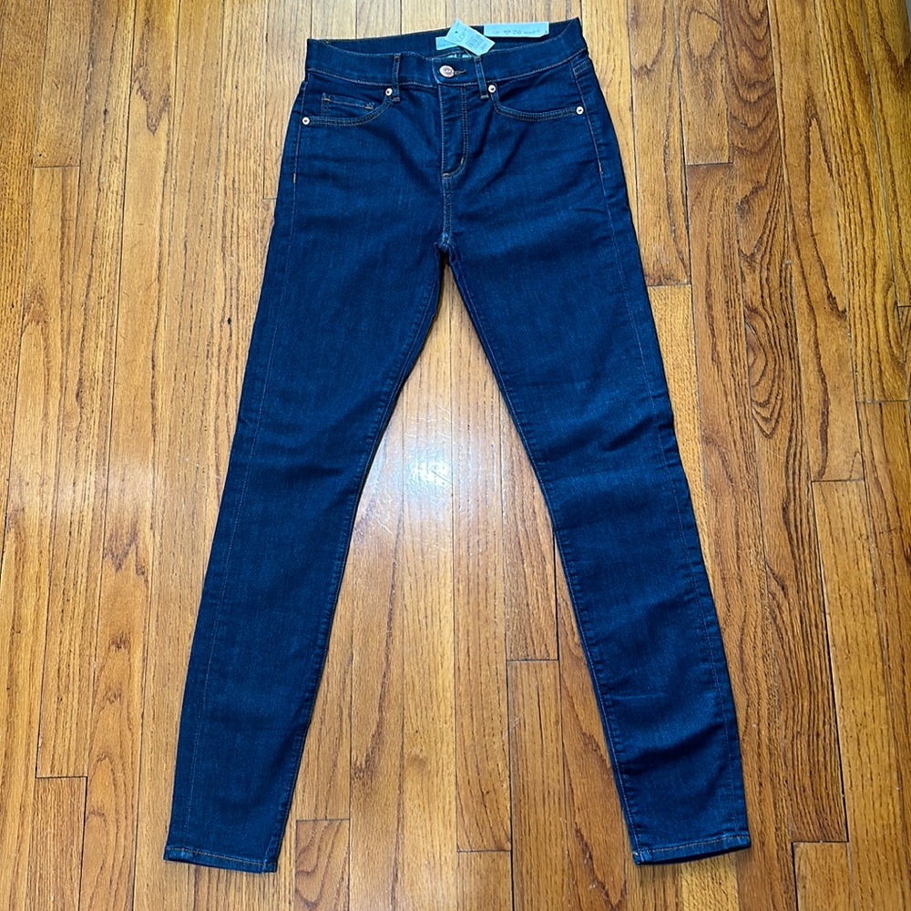 NWT Loft High Rise Skinny Jeans. Size 26/2. Dark wash